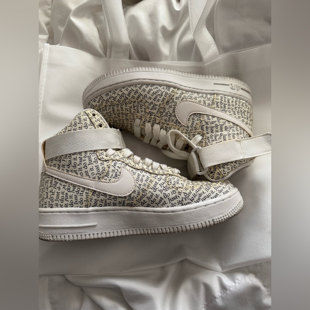 Nike Women’s Air Force Mids